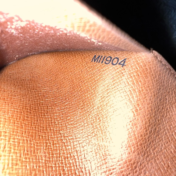 LV Monogram Wallet CHAIN NOT INCLUDED - Picture 11 of 11